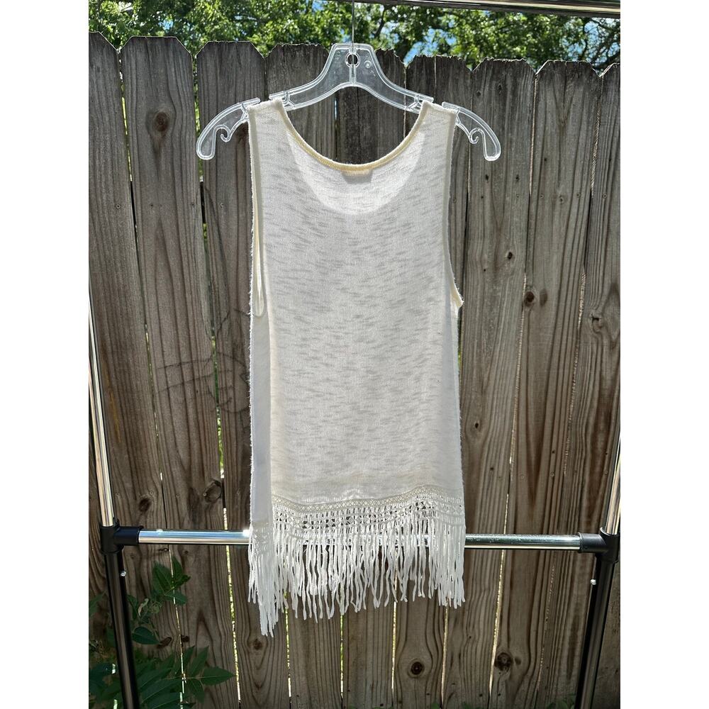 Jella C. White Sleeveless Knit Fringe Tank | Size M
